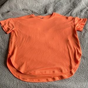 I am selling a brand new old navy. It’s in great condition and very soft.